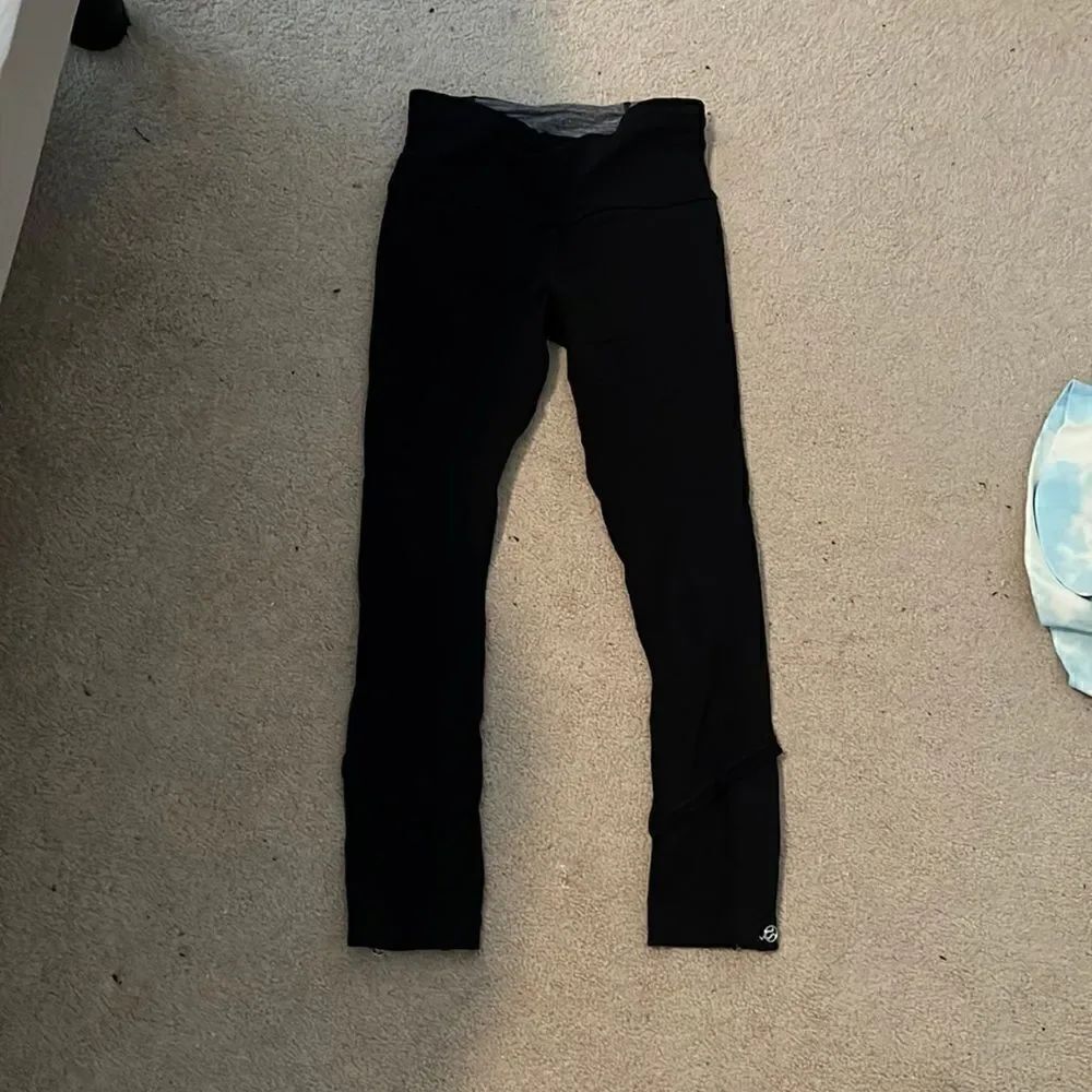 Lululemon Black 2 legging